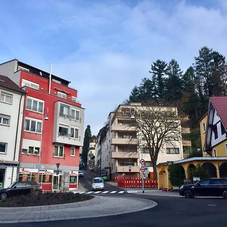- Zentrumsnah, Eigener Parkplatz Und Grosser Balkon Ins Gruene Баден-Баден