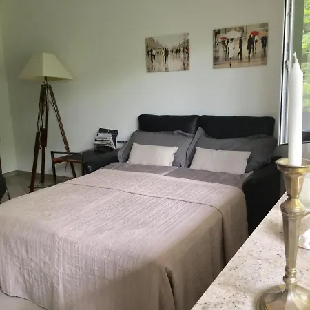 - Zentrumsnah, Eigener Parkplatz Und Großer Balkon Ins Grüne Baden-Baden