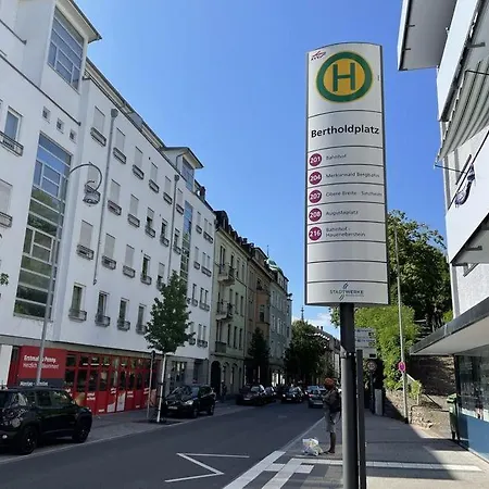 Апартаменты - Zentrumsnah, Eigener Parkplatz Und Grosser Balkon Ins Gruene Баден-Баден