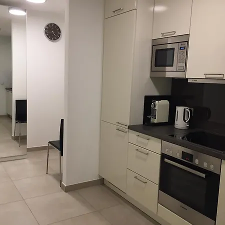 - Zentrumsnah, Eigener Parkplatz Und Grosser Balkon Ins Gruene * Баден-Баден