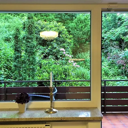 - Zentrumsnah, Eigener Parkplatz Und Grosser Balkon Ins Gruene * 巴登-巴登
