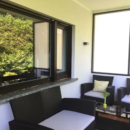 - Zentrumsnah, Eigener Parkplatz Und Grosser Balkon Ins Gruene