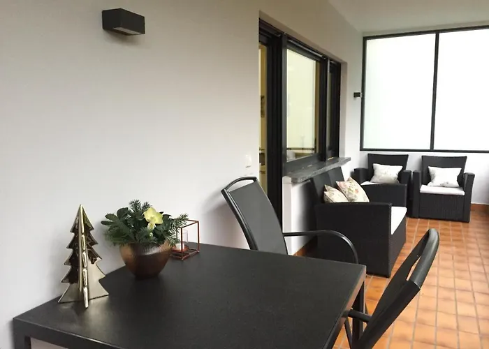 - Zentrumsnah, Eigener Parkplatz Und Großer Balkon Ins Grüne Apartamento *