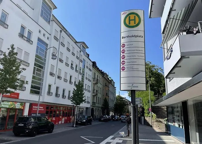 Apartamento - Zentrumsnah, Eigener Parkplatz Und Großer Balkon Ins Grüne Baden-Baden