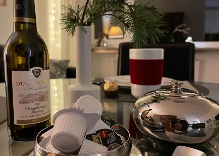 - Zentrumsnah, Eigener Parkplatz Und Großer Balkon Ins Grüne * Baden-Baden