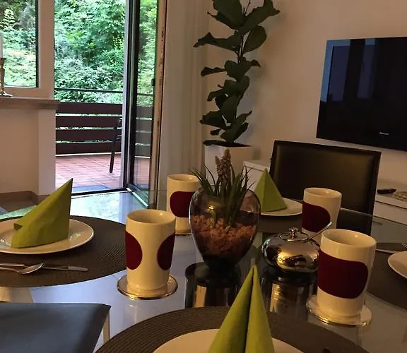 Apartamento - Zentrumsnah, Eigener Parkplatz Und Großer Balkon Ins Grüne *