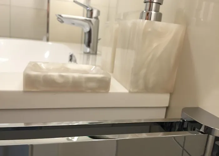 Apartamento - Zentrumsnah, Eigener Parkplatz Und Großer Balkon Ins Grüne *