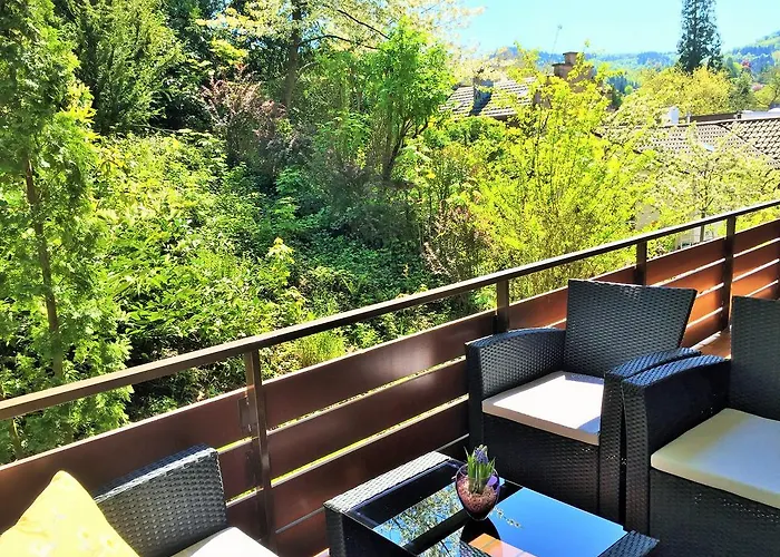 - Zentrumsnah, Eigener Parkplatz Und Großer Balkon Ins Grüne *